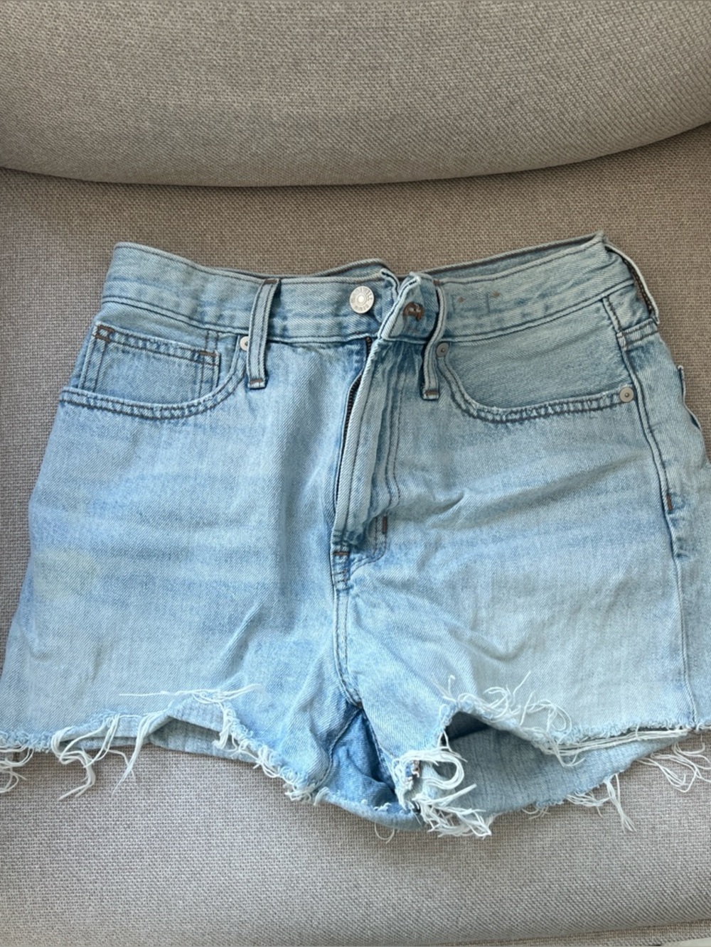 Madewell Light Blue High-Rise ‘the perfect jean short’ - size 27